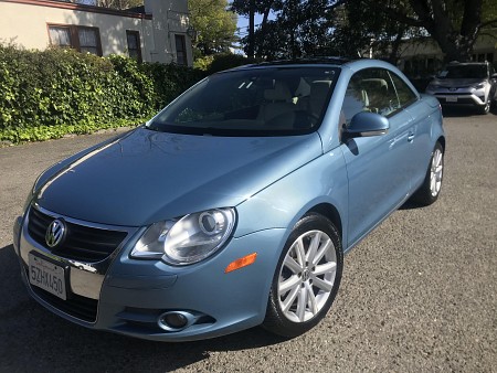 Key #30 Volkswagen Eos2.0T Hard Top Convertible 2D Key #30 Volkswagen Eos2.0T Hard Top Convertible 2D