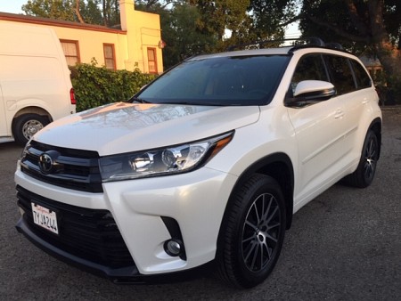 Key #33 Toyota HighlanderSE SUV 4D Key #33 Toyota HighlanderSE SUV 4D