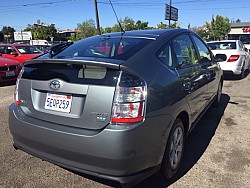 Key #14 Toyota Prius Sedan 4D Key #14 Toyota Prius Sedan 4D
