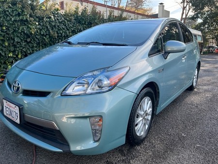 Key #29 Toyota Prius Plug in Hybrid Hatchback 4D Key #29 Toyota Prius Plug in Hybrid Hatchback 4D