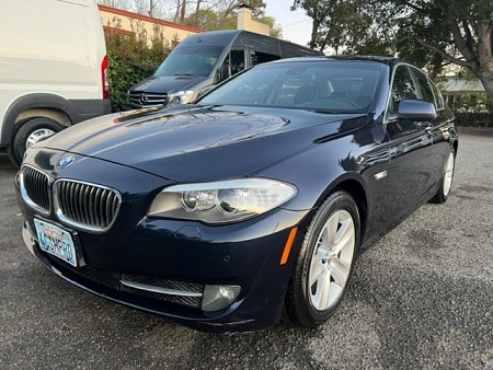 Key #4 BMW 528i Sedan 4D Key #4 BMW 528i Sedan 4D