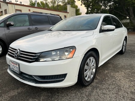 Key #3 Volkswagen Passat 2.5L S Sedan 4D Key #3 Volkswagen Passat 2.5L S Sedan 4D
