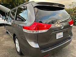 Key #22 Toyota Sienna LE Minivan 4D Key #22 Toyota Sienna LE Minivan 4D