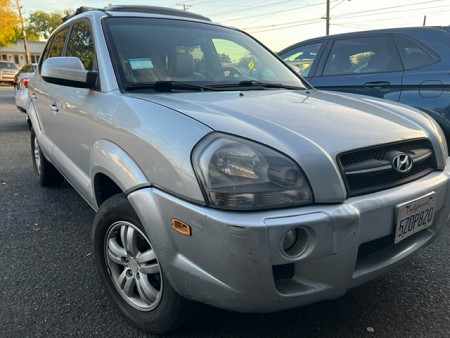Key #33 Hyundai Tucson SE SUV 4D Key #33 Hyundai Tucson SE SUV 4D