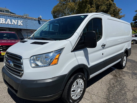 2015 Ford Transit Base's photo