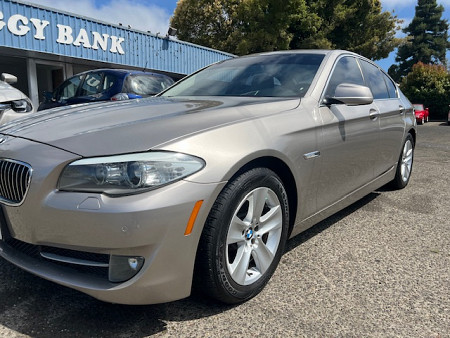 Key #86 BMW 528i xDrive Sedan 4D Key #86 BMW 528i xDrive Sedan 4D