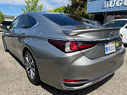 Key #124 Lexus ES 300h Sedan 4D Key #124 Lexus ES 300h Sedan 4D