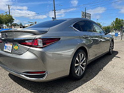 Key #124 Lexus ES 300h Sedan 4D Key #124 Lexus ES 300h Sedan 4D