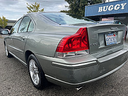 Key #15 Volvo S60 2.5T Sedan 4D Key #15 Volvo S60 2.5T Sedan 4D