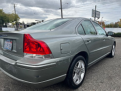 Key #15 Volvo S60 2.5T Sedan 4D Key #15 Volvo S60 2.5T Sedan 4D