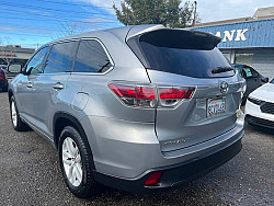 Key #24 Toyota Highlander LE Sport Utility 4D Key #24 Toyota Highlander LE Sport Utility 4D