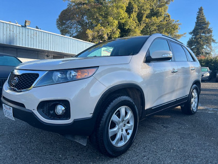 2011 Kia Sorento LX's photo