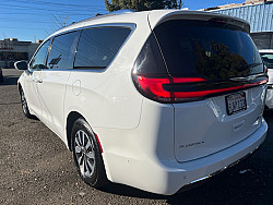 Key #35 Chrysler Pacifica Hybrid Touring L Van 4D Key #35 Chrysler Pacifica Hybrid Touring L Van 4D