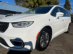 Key #35 Chrysler Pacifica Hybrid Touring L Van 4D Key #35 Chrysler Pacifica Hybrid Touring L Van 4D